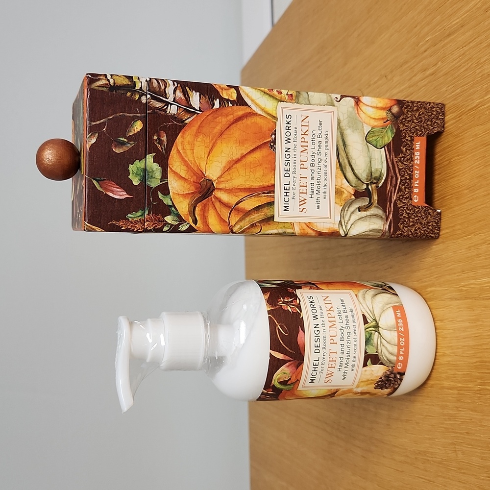 New/Sealed Michel Design Works Sweet Pumpkin Hand & Body Lotion